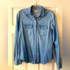 Gap 1969 Sz Small Western Style Denim shirt with shiny Rhinestones